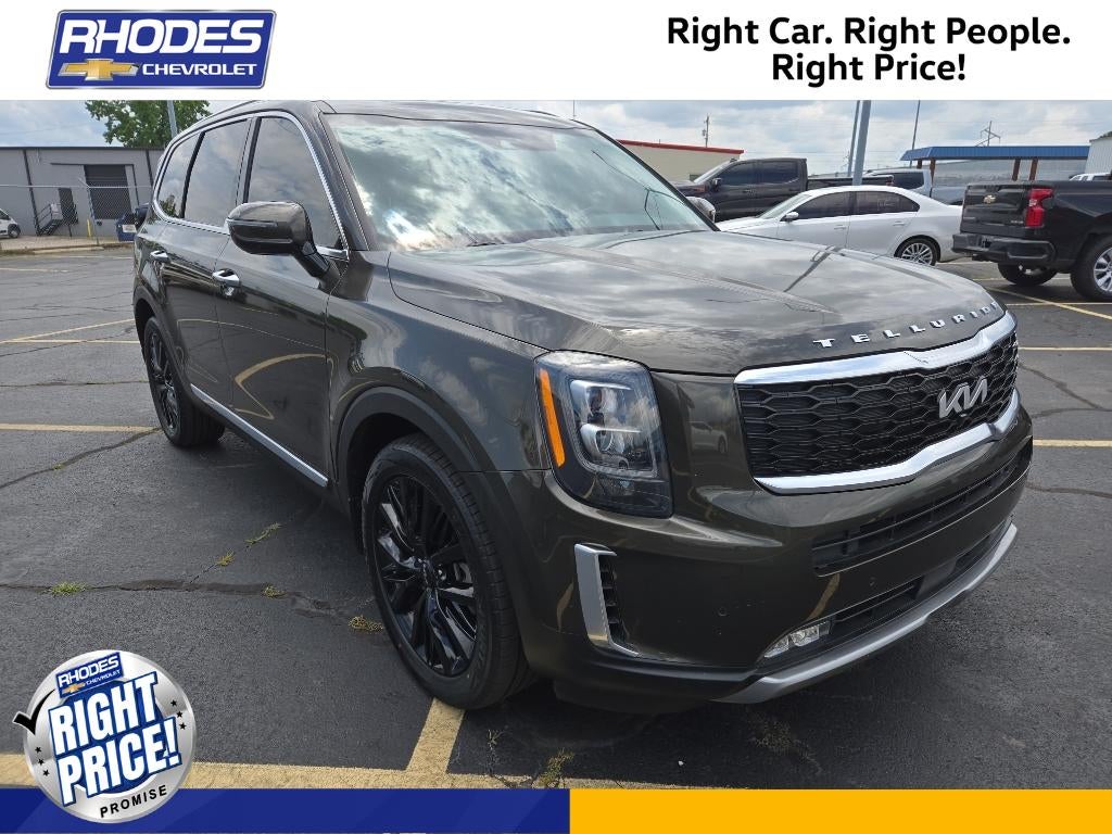 2022 Kia Telluride SX in Green — front three-quarter view